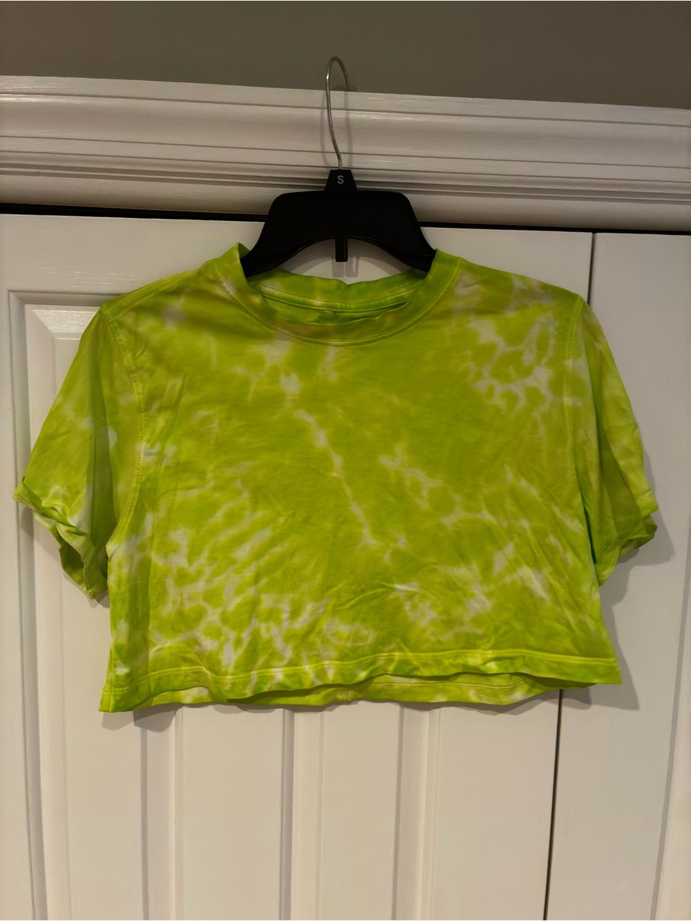 lululemon athletica Lime Green White Tie-Dye Cropped Short Sleeve Tee